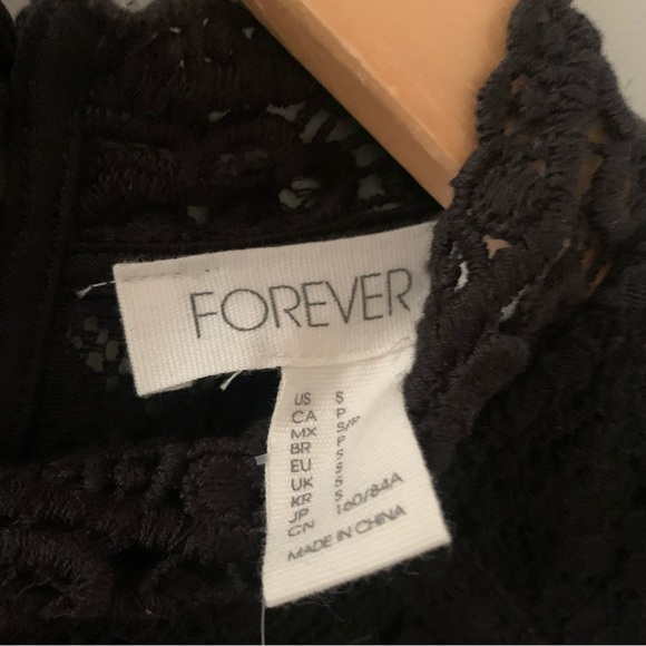 Black Lace Mock Neck Top - Picture 4 of 9